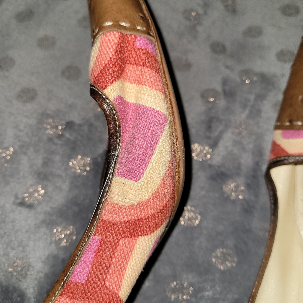 Shoes - Picture 3 of 7